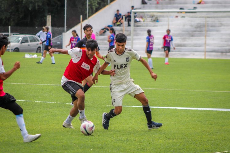 Entusiasmo por convocatoria  para el torneo de fut, Hay Reta