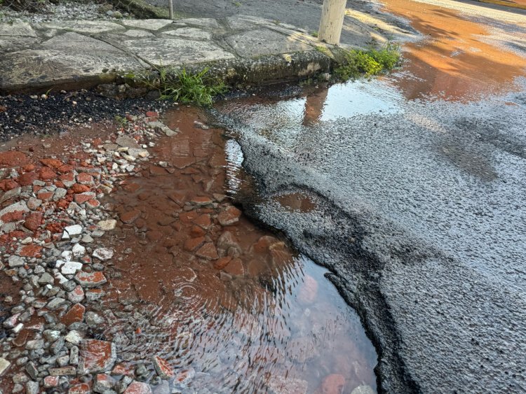 Vecinos de Acapantzingo  denuncian fugas de agua