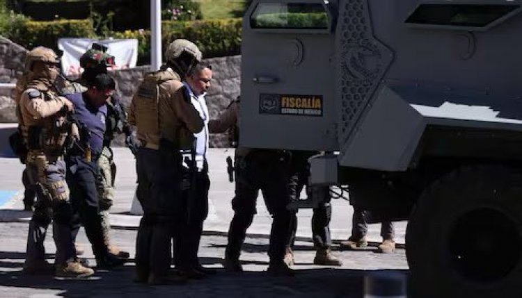 Detienen a funcionarios y jefes policíacos en EDOMEX