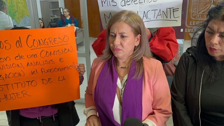 Titular del Inst. de la Mujer  agrede a mujeres, denuncian