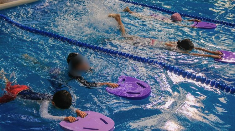 Hay clases de natación gratuitas en Cuernavaca