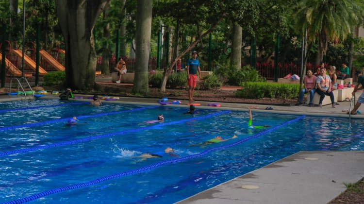 Hay clases de natación gratuitas en Cuernavaca