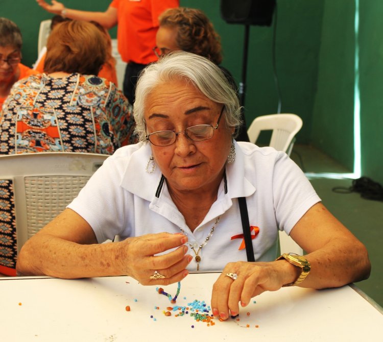 La Feria Naranja se realizó  en favor del sector femenil