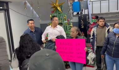 Denuncian maestros supuestos abuso y hostigamiento de una supervisora