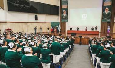 Concluyó relevante curso de enfermería en el IMSS