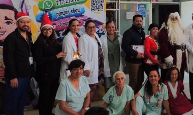 Pacientes y familias participan en  una posada del Hospital del Niño