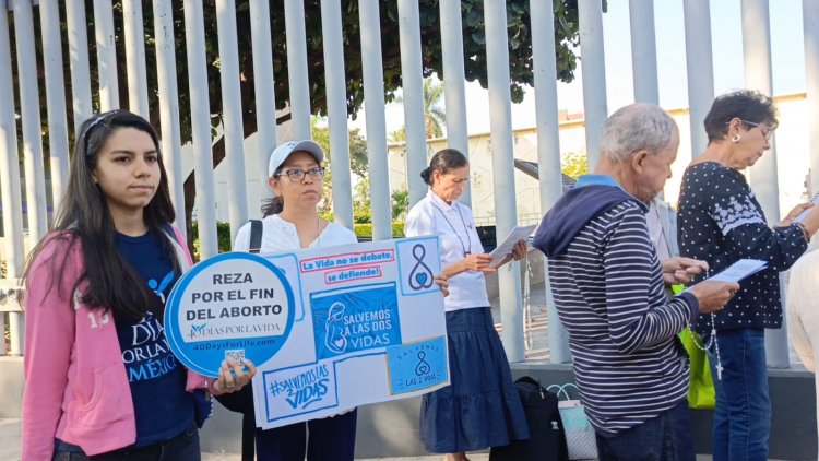 Refuerzan lucha contra aborto grupos religiosos