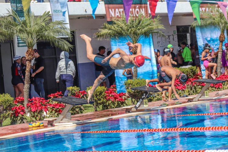 Realiza INDEM con éxito Copa de natación