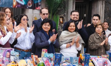 Alegra DIF a niñas y niños entrega de juguete el Día de Reyes Magos