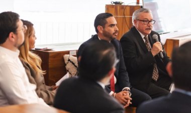 Sobre derecho de niños adoptados  se realizó un panel de especialistas