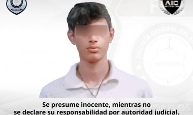 En cateo, atrapan a 2  con drogas y un arma