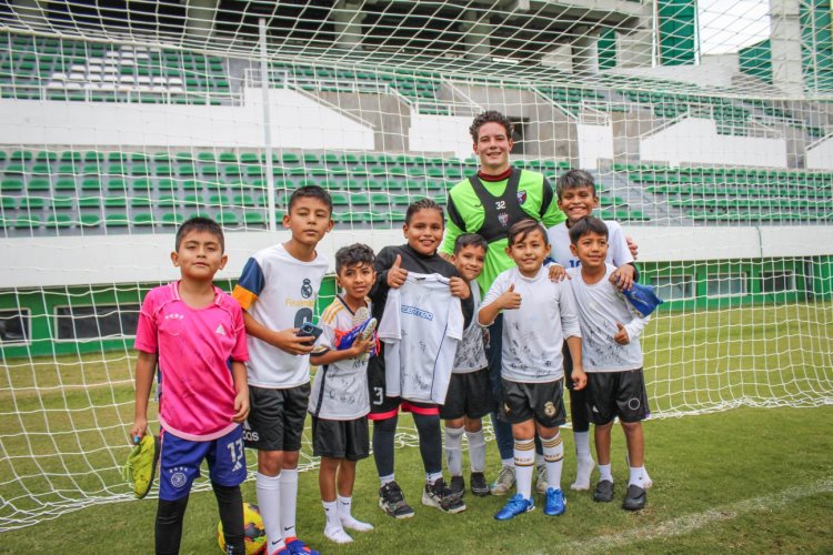 Conviven ganadores de Hay Reta  con jugadores del club Atlante