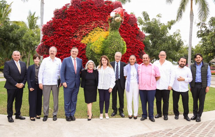 González Saravia y Marcelo Ebrard  se reunieron por foro internacional