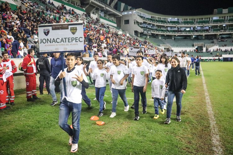 Ofrecen recorrido a ediles  en el estadio Coruco Díaz