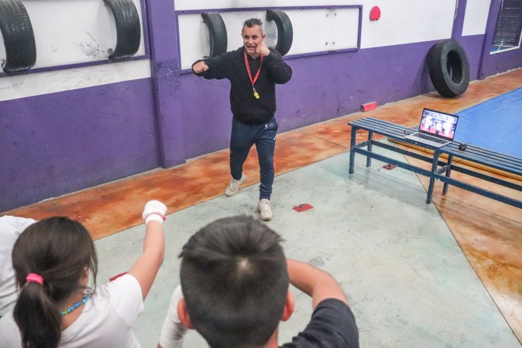 El Canelo y la Barby Juárez darán  clases a boxeadores morelenses