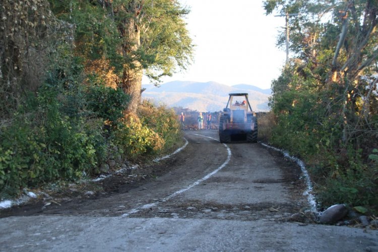 Se mejoran los caminos de saca para cosechas