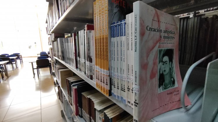 Ofrece la biblioteca de la UAEM  colección sobre temas de género