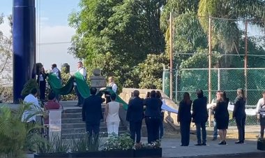 Con llamado a la unidad, conmemora la UAEM el Día de la Bandera