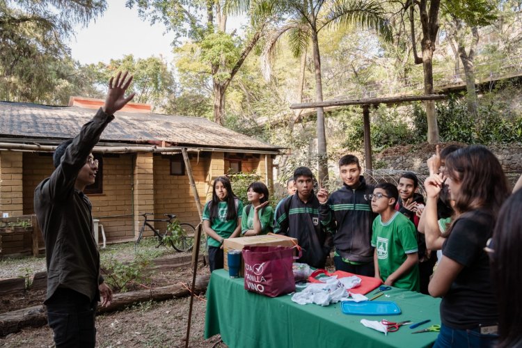 Escuelas secundarias reciben  educación sobre el ambiente