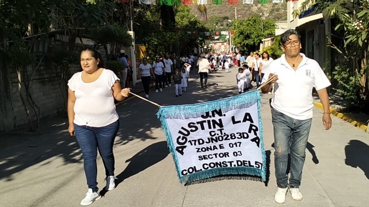 Encabezó el alcalde Alan Martínez  la ceremonia por la Constitución