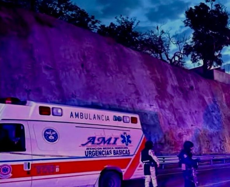 En Acapulco comando remata a balazos 4 heridos que trasladaban en una ambulancia