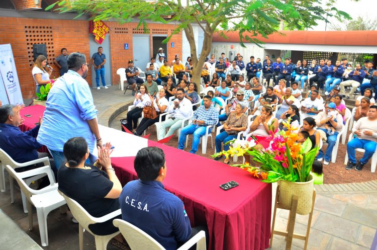 Campaña de alfabetización  en S. María Tlatenchi, Jojutla