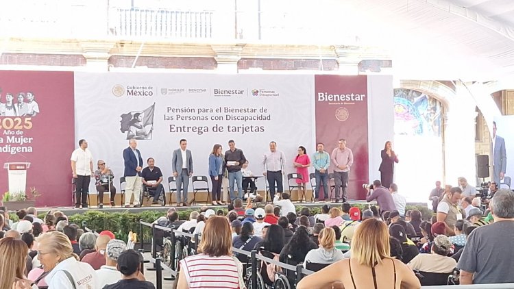 Arranca entrega de tarjetas del Bienestar a personas con discapacidad