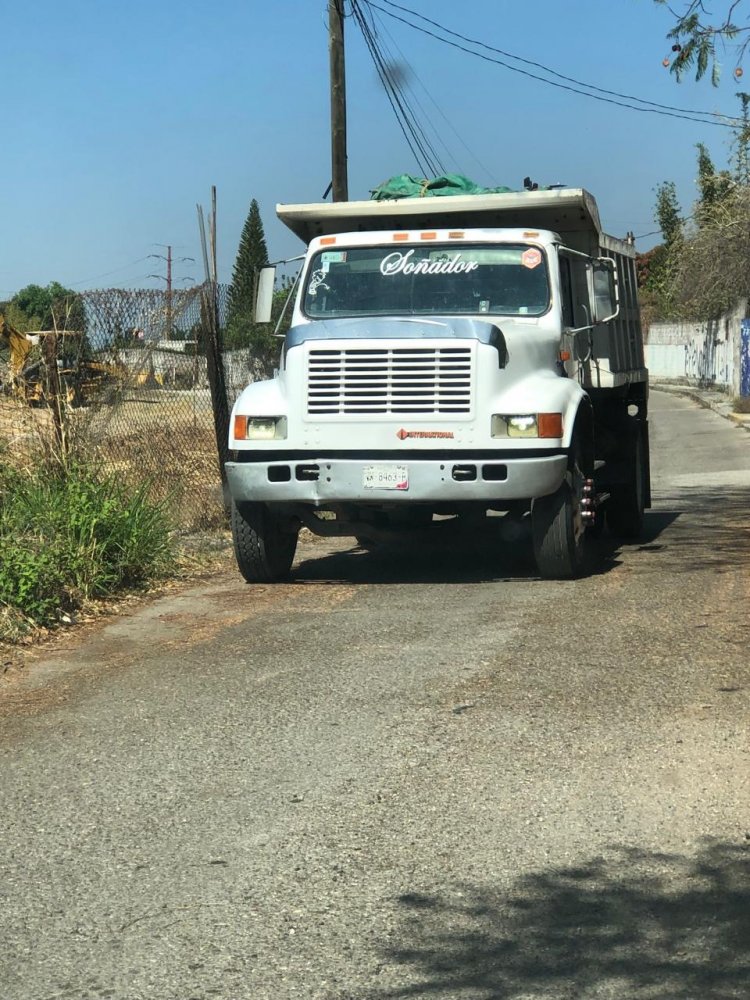 Denuncian depósito de más basura en exmina