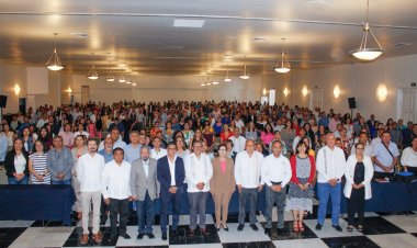 Colabora el estado en sistema  para desarrollo del magisterio