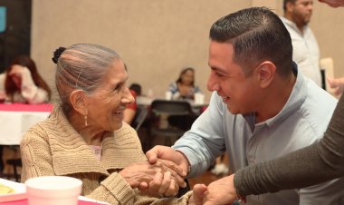 Eder Rodríguez Casillas procura  atención a los adultos mayores