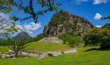 Las zonas arqueológicas en el estado  recibieron al equinoccio de primavera