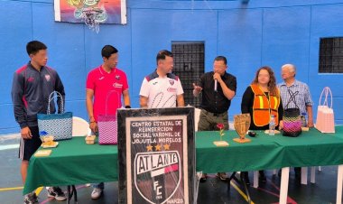 Conviven directivos y futbolistas del  Atlante con personas en reclusión