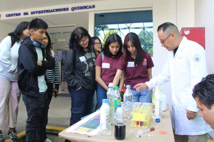 Centro de Investigaciones Químicas recibió a estudiantes de bachillerato