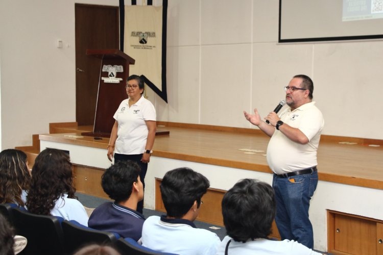 Centro de Investigaciones Químicas recibió a estudiantes de bachillerato