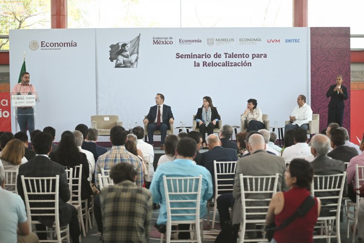 Hay innovación y desarrollo con visión social, dice Margarita a universitarios