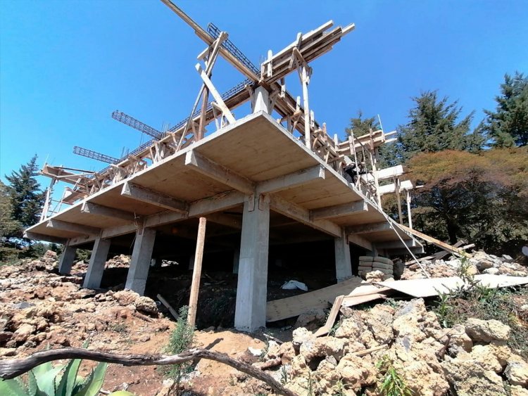 Finalmente clausuraron edificación irregular en el parque El Tepozteco