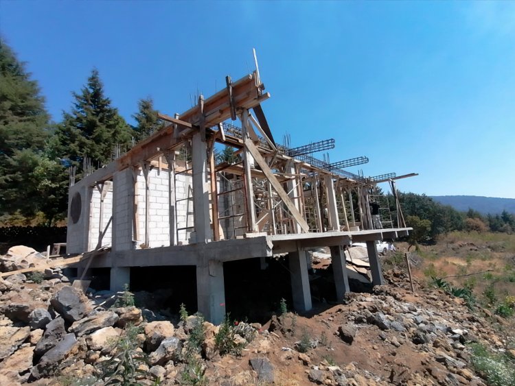 Finalmente clausuraron edificación irregular en el parque El Tepozteco