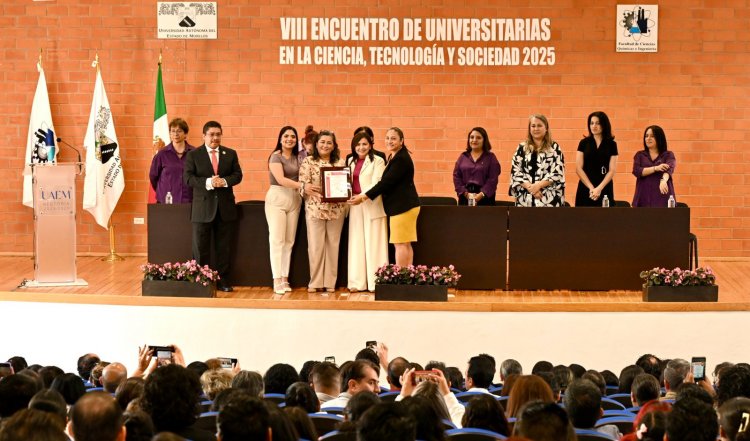 Acciones universitarias  en favor de las mujeres