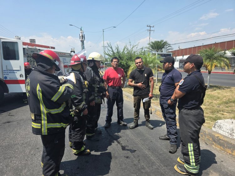 Susto por el calentamiento de  frenos de tráiler en Jiutepec