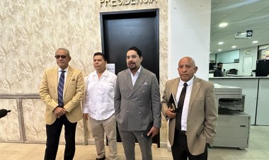 Abogados se manifiestan por 3a persona para TSJ