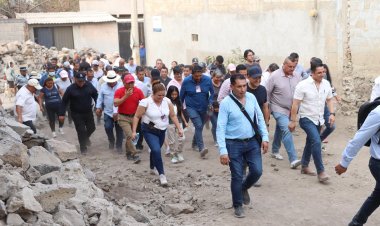 Recorrió Eder Rodríguez la colonia  Josefa Ortiz escuchando a vecinos