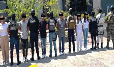 Caen presuntos miembros del crimen organizado con armas, droga y autos