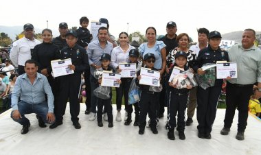 Ayuntamiento de Jiutepec acerca labor policial a la infancia