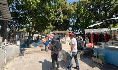 En Jojutla, brigada de salud hace limpieza de panteones
