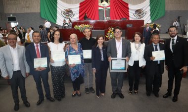 Recibió académico de UAEM  la Presea al Mérito Docente