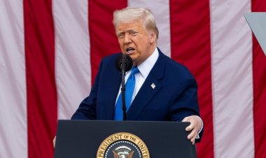 Trump ordena suspender todas las visas para estudiar en EU