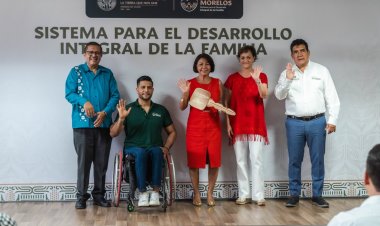 Entregó el SEDIF unidades a personas con discapacidad