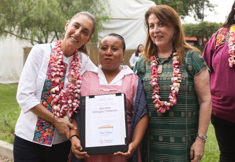 Quedaron conformadas primeros  comités de Tejedoras de la Patria