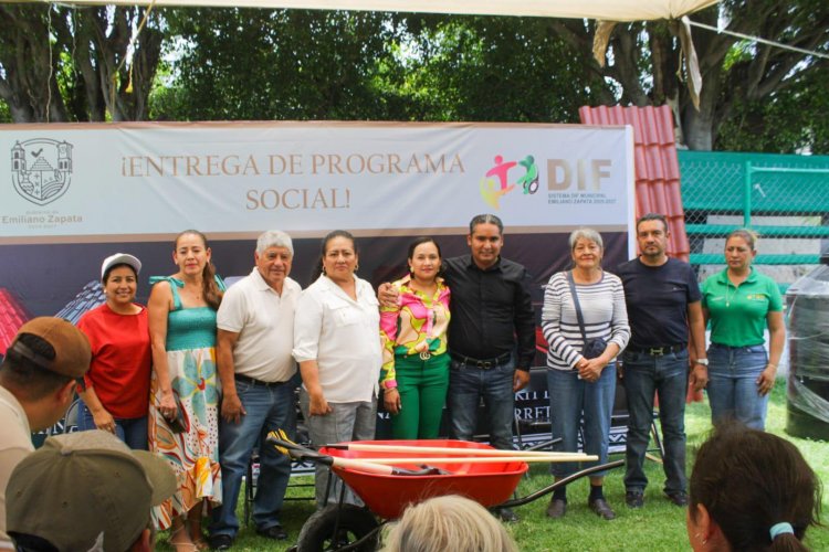 DIF E. Zapata entregó productos a bajo costo