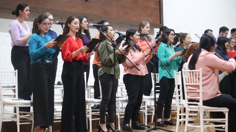 Gran concierto de la Orquesta de Cámara  y del Coro de la Sinfónica de Minería